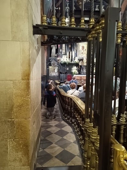 Poutníci v kapli Černé Madony na Jasné Hoře