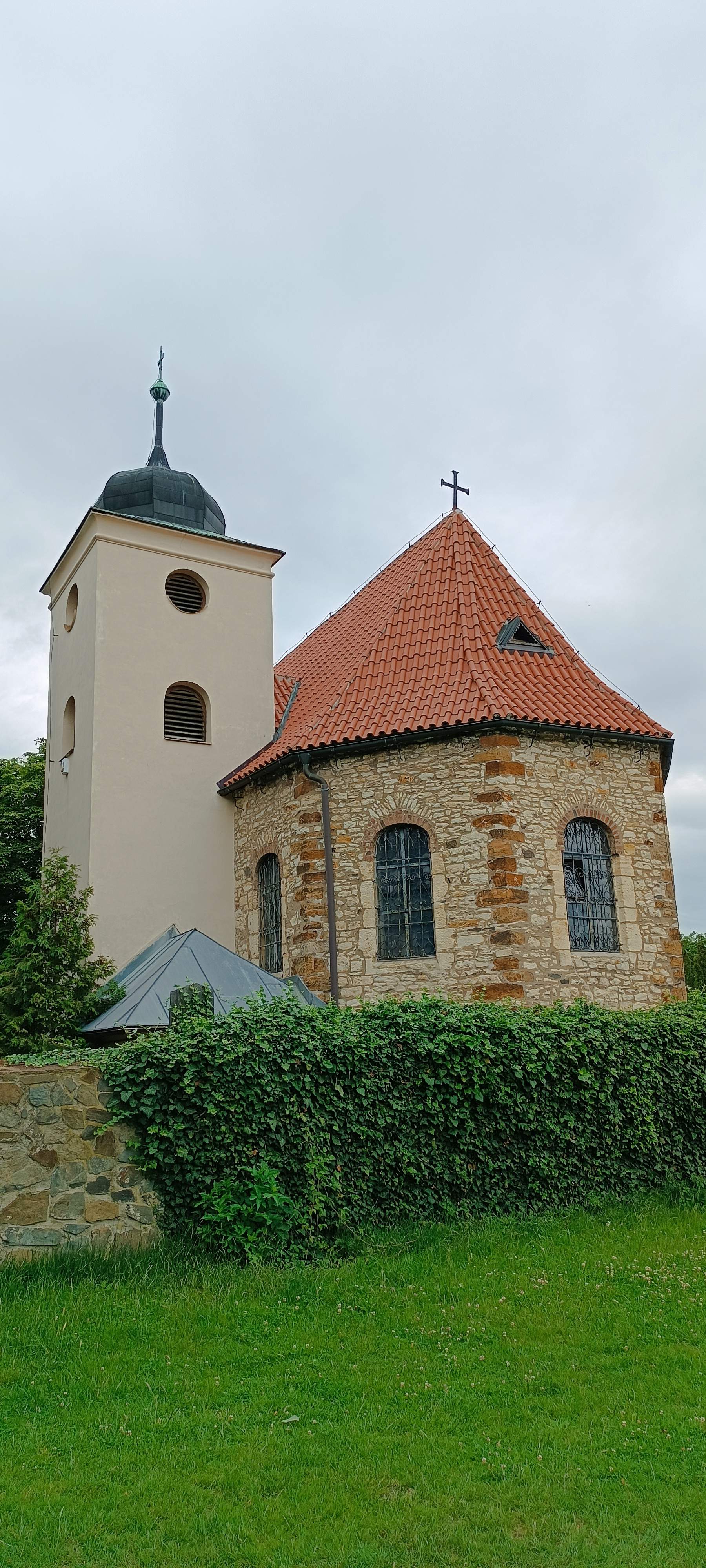 Rotunda svatého Petra a Pavla na Budči